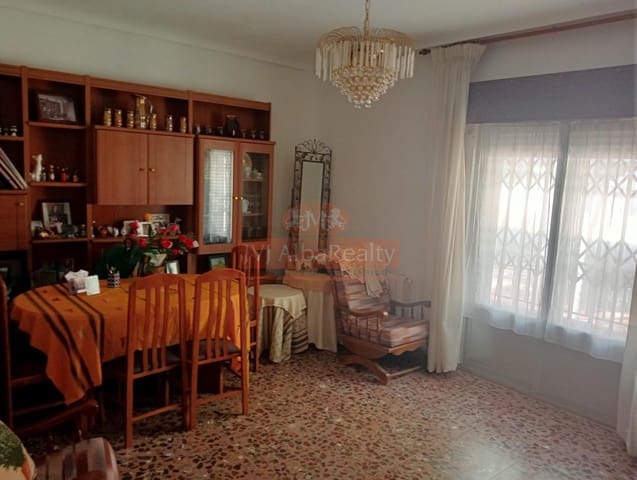 5 bedroom Townhouse for sale in Pozohondo with garage - € 150,000 (Ref: 9723653)