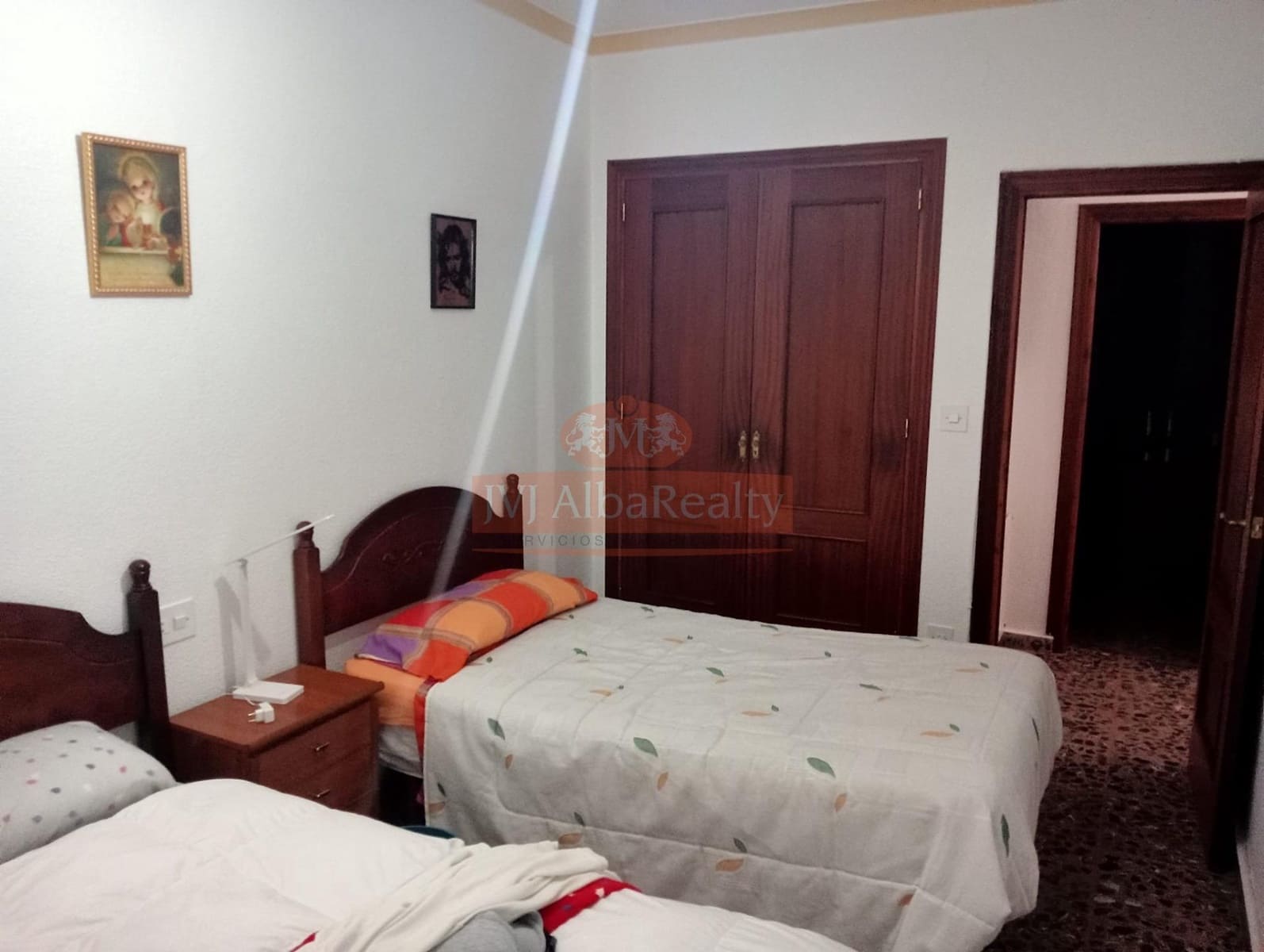 5 bedroom Townhouse for sale in Pozohondo with garage - € 150,000 (Ref: 9723653)