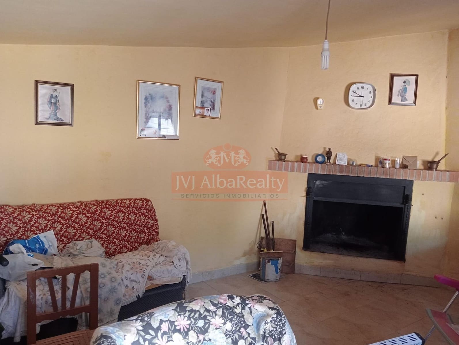 5 bedroom Townhouse for sale in Pozohondo with garage - € 150,000 (Ref: 9723653)