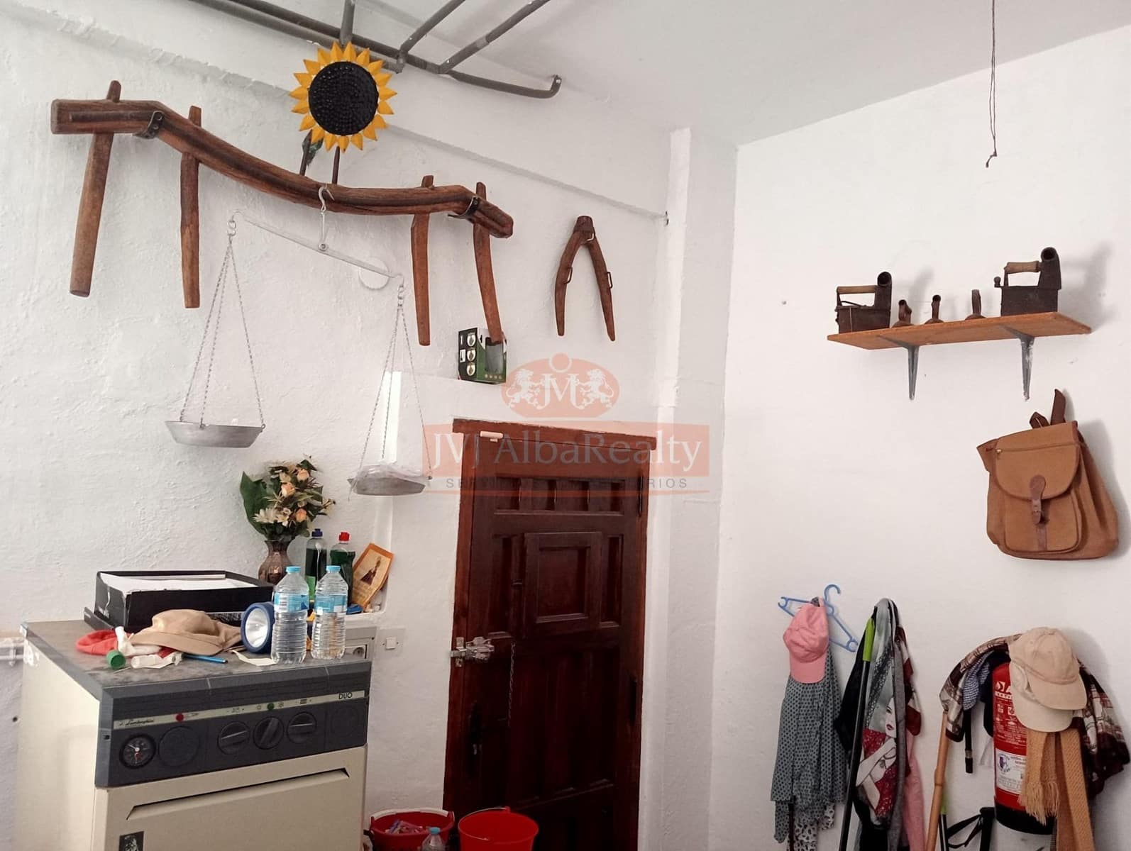 5 bedroom Townhouse for sale in Pozohondo with garage - € 150,000 (Ref: 9723653)