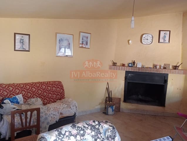 5 bedroom Townhouse for sale in Pozohondo with garage - € 150,000 (Ref: 9723653)