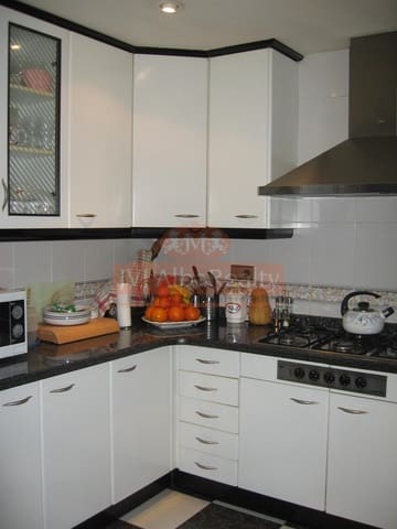4 bedroom Apartment for sale in Albacete city with garage - € 299,000 (Ref: 9723654)