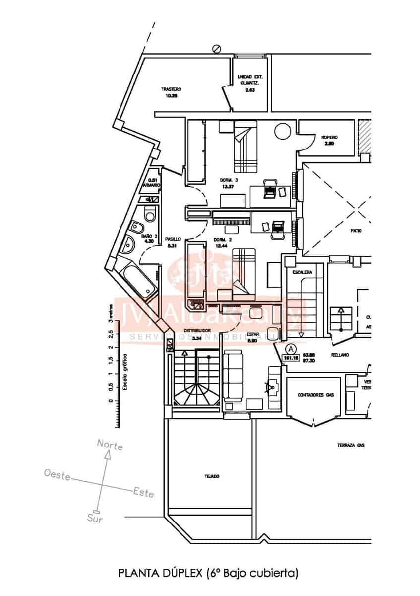 4 bedroom Apartment for sale in Albacete city with garage - € 299,000 (Ref: 9723654)