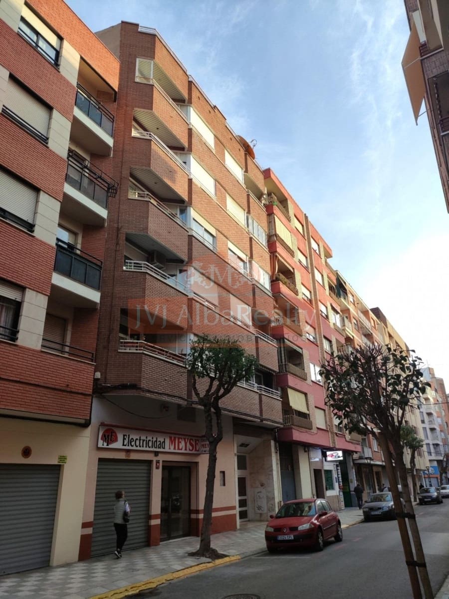 4 bedroom Apartment for sale in Albacete city with garage - € 299,000 (Ref: 9723654)