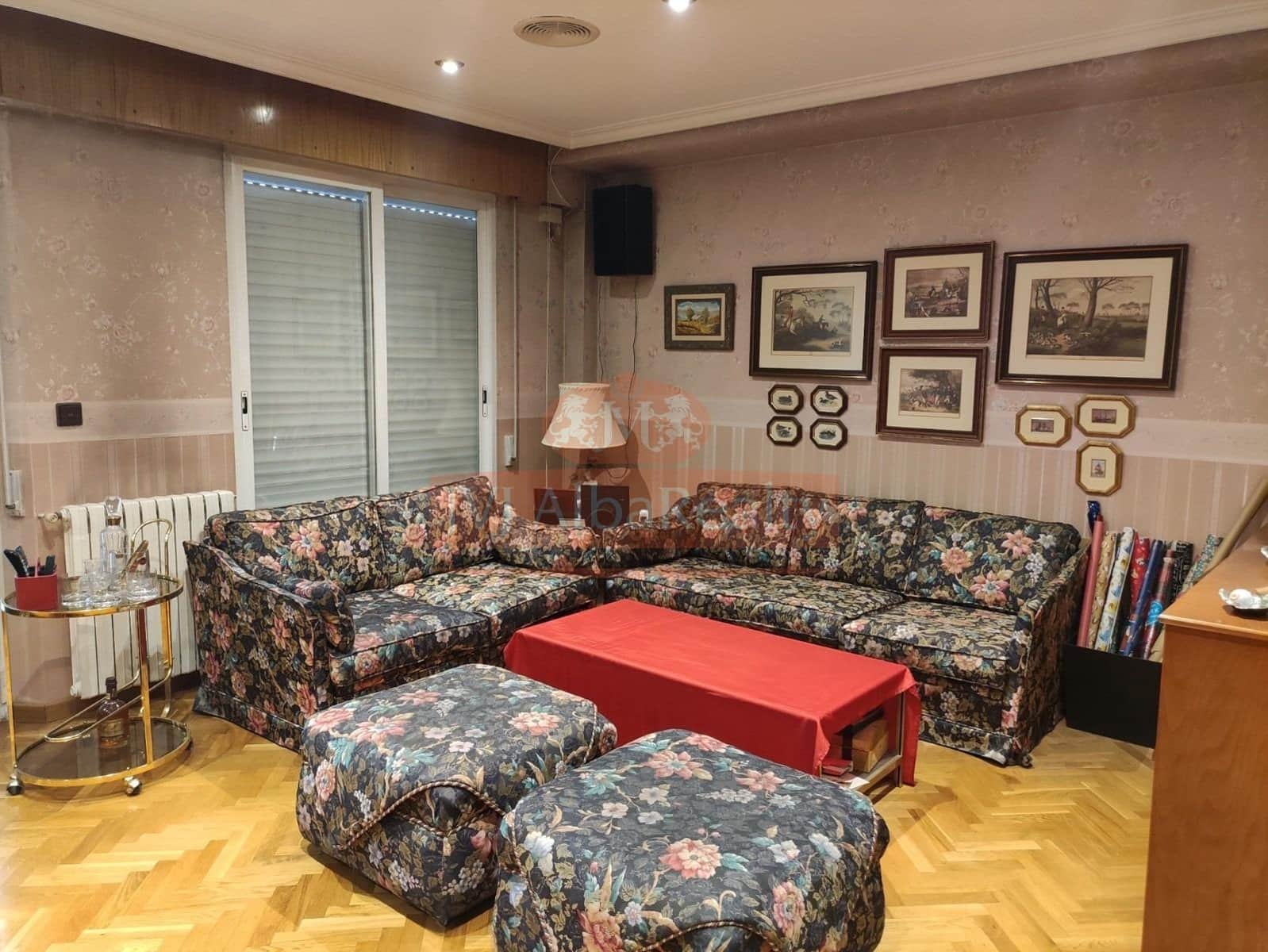 4 bedroom Apartment for sale in Albacete city with garage - € 299,000 (Ref: 9723654)