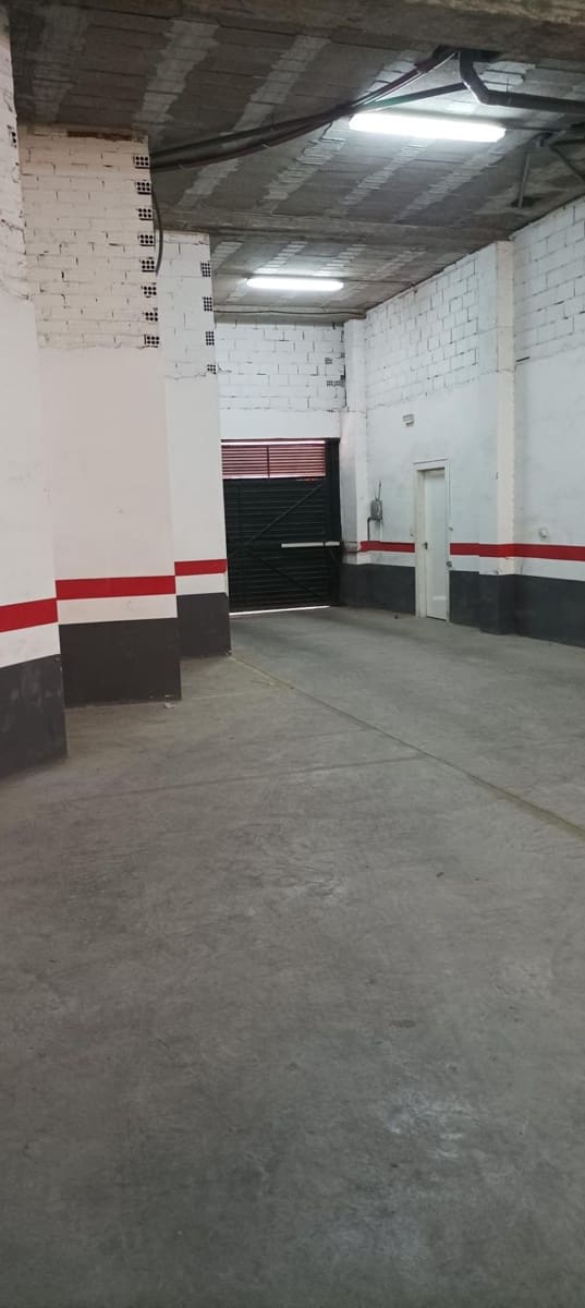 Commercial for sale in Albacete city with garage - € 400,000 (Ref: 9723656)