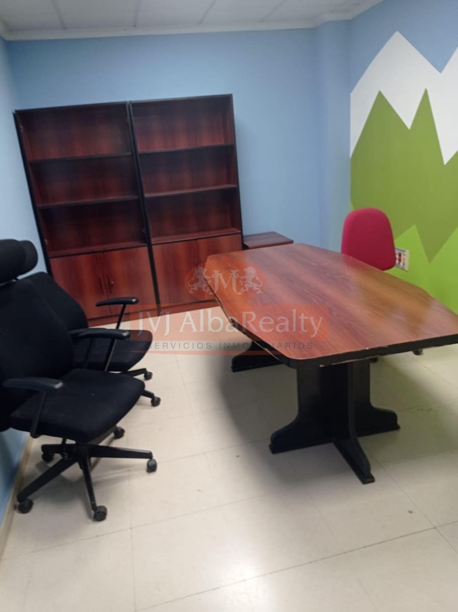 Commercial for sale in Albacete city with garage - € 400,000 (Ref: 9723656)