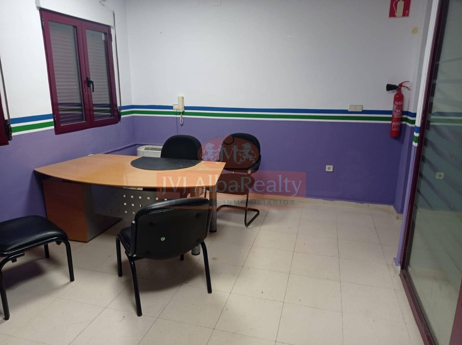 Commercial for sale in Albacete city with garage - € 400,000 (Ref: 9723656)