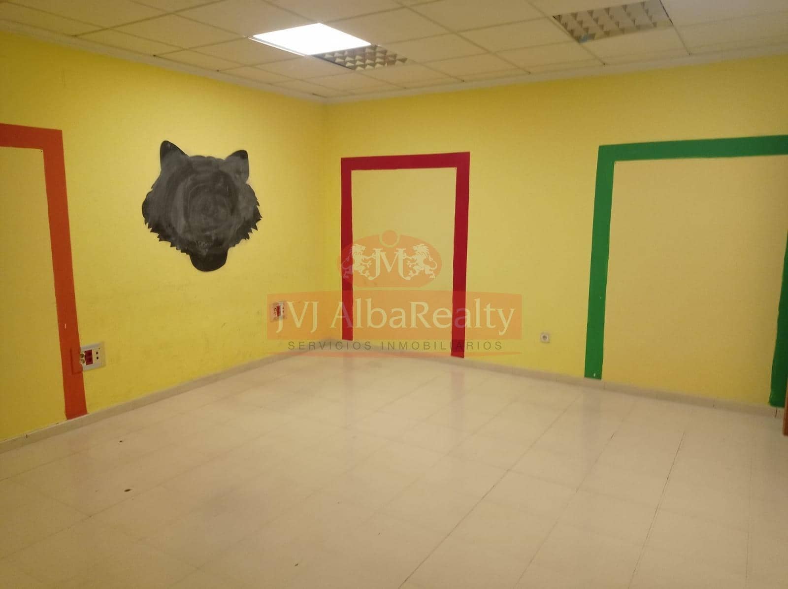 Commercial for sale in Albacete city with garage - € 400,000 (Ref: 9723656)