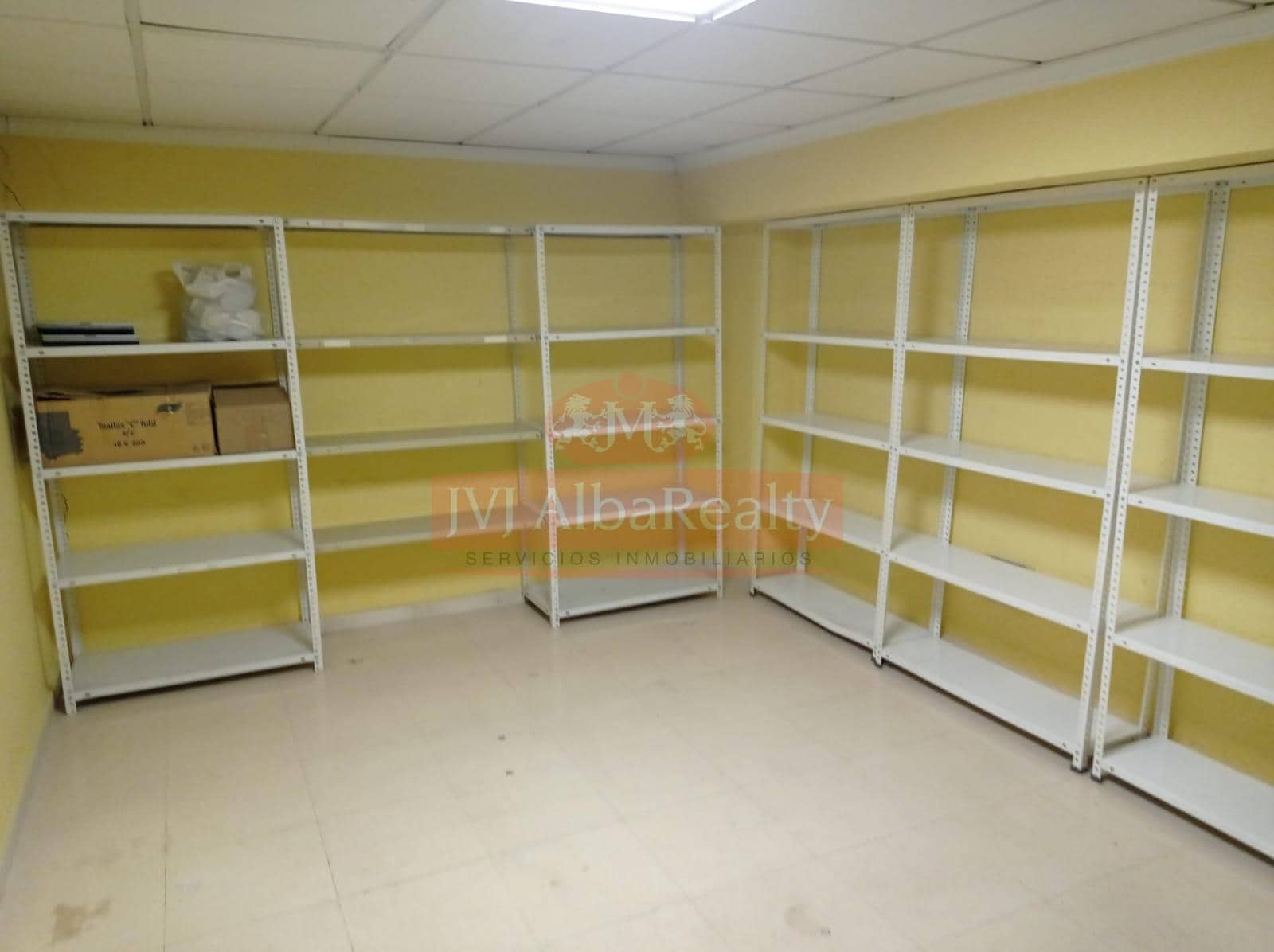 Commercial for sale in Albacete city with garage - € 400,000 (Ref: 9723656)