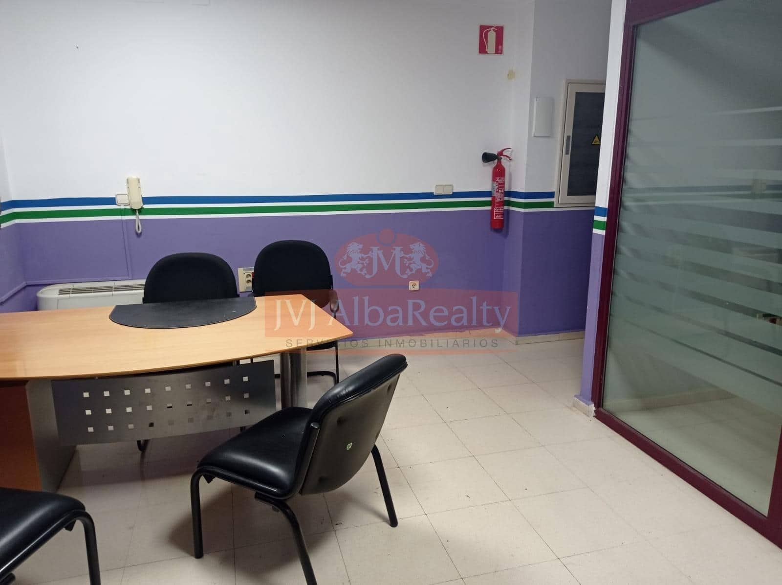 Commercial for sale in Albacete city with garage - € 400,000 (Ref: 9723656)