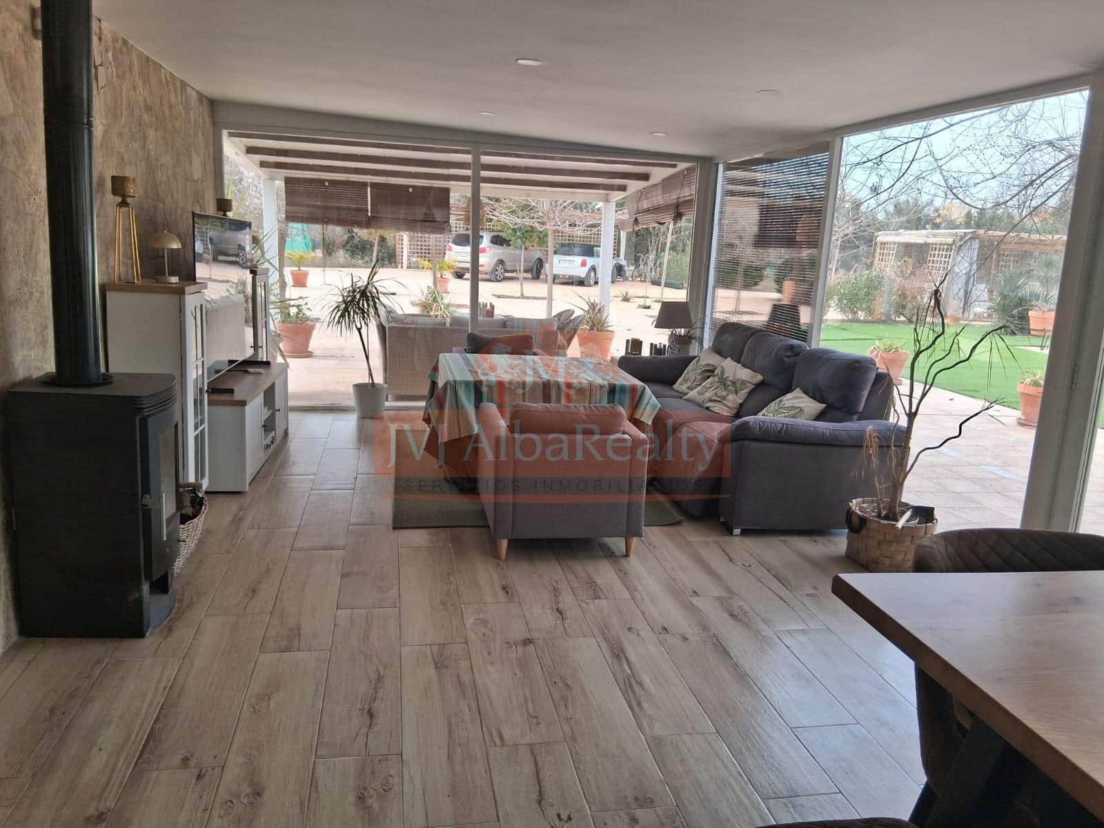 2 bedroom Villa for sale in Albacete city with pool - € 260,000 (Ref: 9723657)