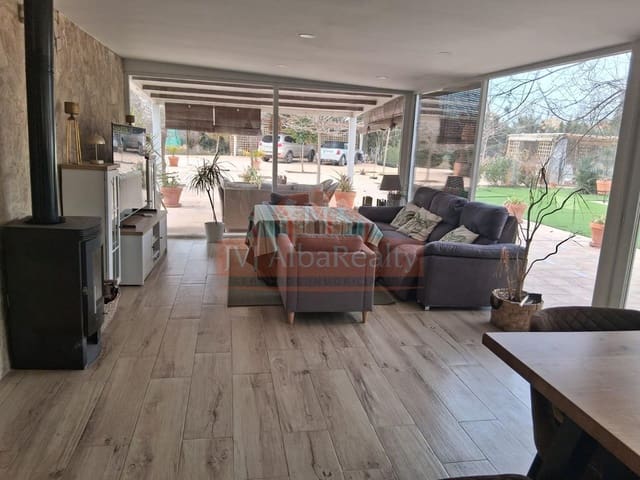 2 soveværelse Villa til salg i Albacete by med swimmingpool - € 260.000 (Ref: 9723657)