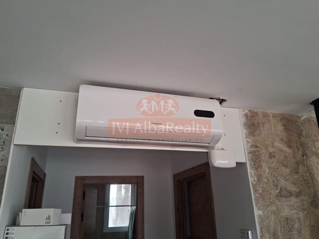 2 soveværelse Villa til salg i Albacete by med swimmingpool - € 260.000 (Ref: 9723657)