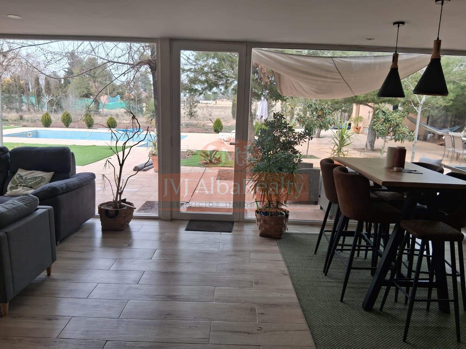 2 bedroom Villa for sale in Albacete city with pool - € 260,000 (Ref: 9723657)