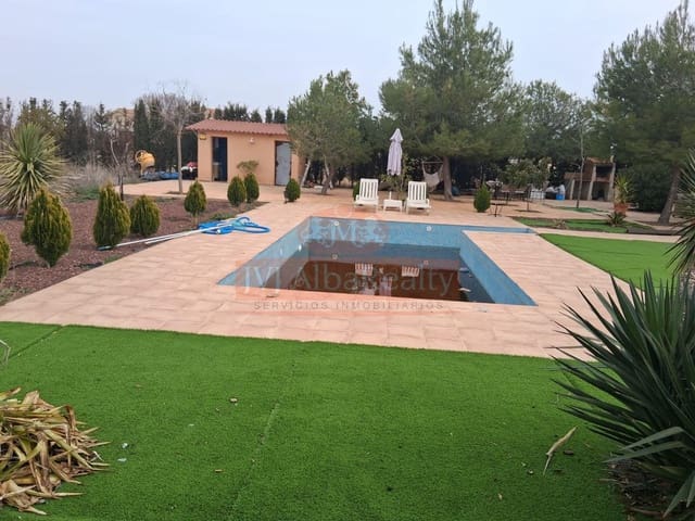 2 soveværelse Villa til salg i Albacete by med swimmingpool - € 260.000 (Ref: 9723657)