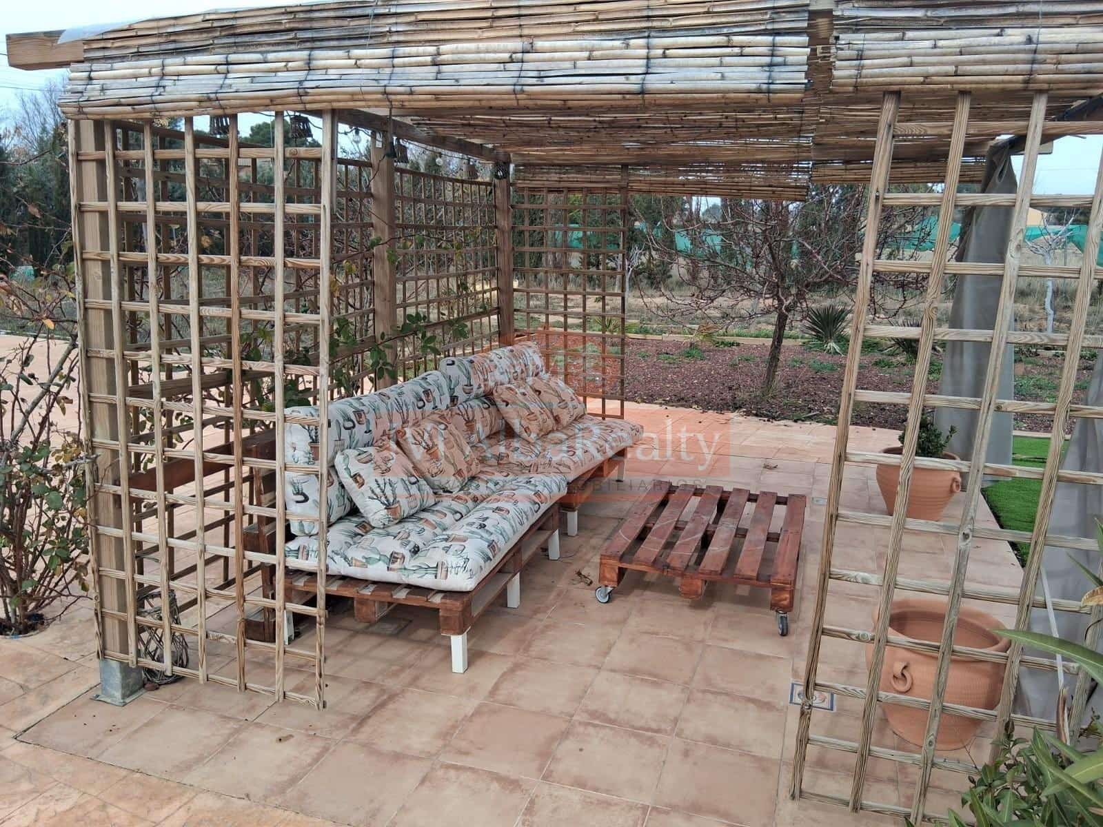 2 bedroom Villa for sale in Albacete city with pool - € 260,000 (Ref: 9723657)