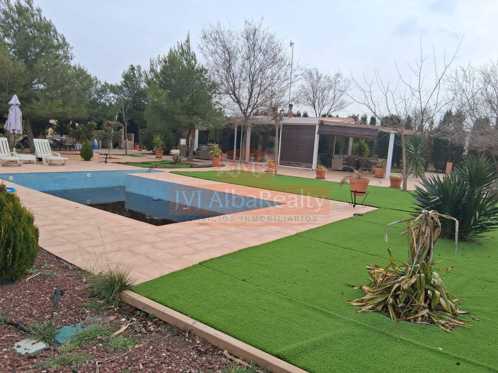 2 bedroom Villa for sale in Albacete city with pool - € 260,000 (Ref: 9723657)