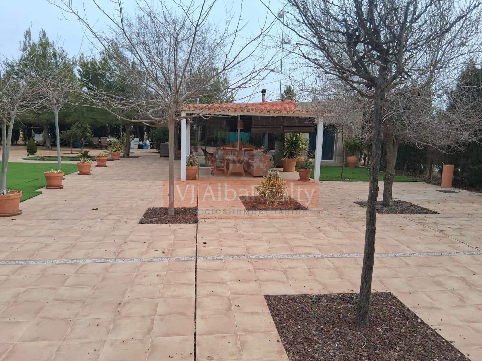 2 bedroom Villa for sale in Albacete city with pool - € 260,000 (Ref: 9723657)