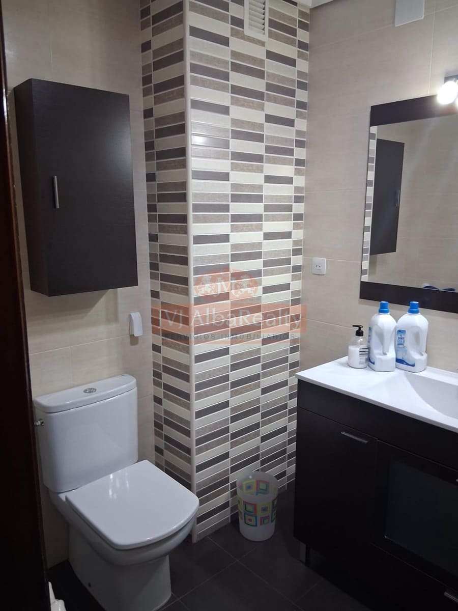 4 bedroom Flat for sale in Albacete city with garage - € 335,000 (Ref: 9723658)