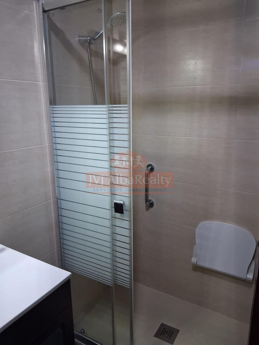 4 bedroom Flat for sale in Albacete city with garage - € 335,000 (Ref: 9723658)