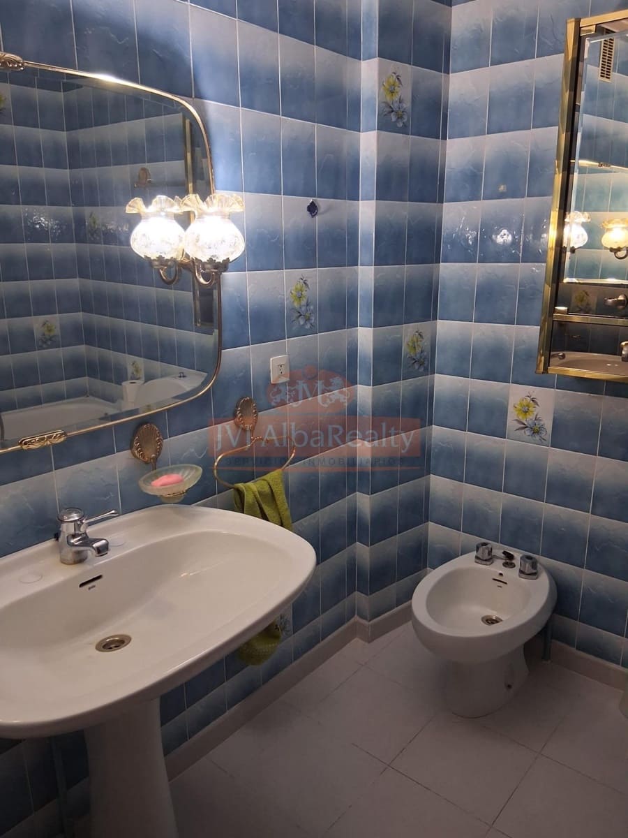 4 bedroom Flat for sale in Albacete city with garage - € 335,000 (Ref: 9723658)