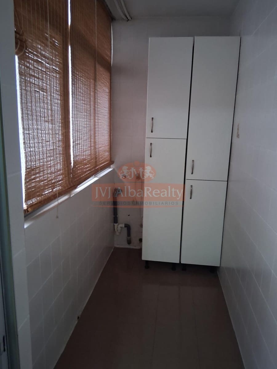 4 bedroom Flat for sale in Albacete city with garage - € 335,000 (Ref: 9723658)
