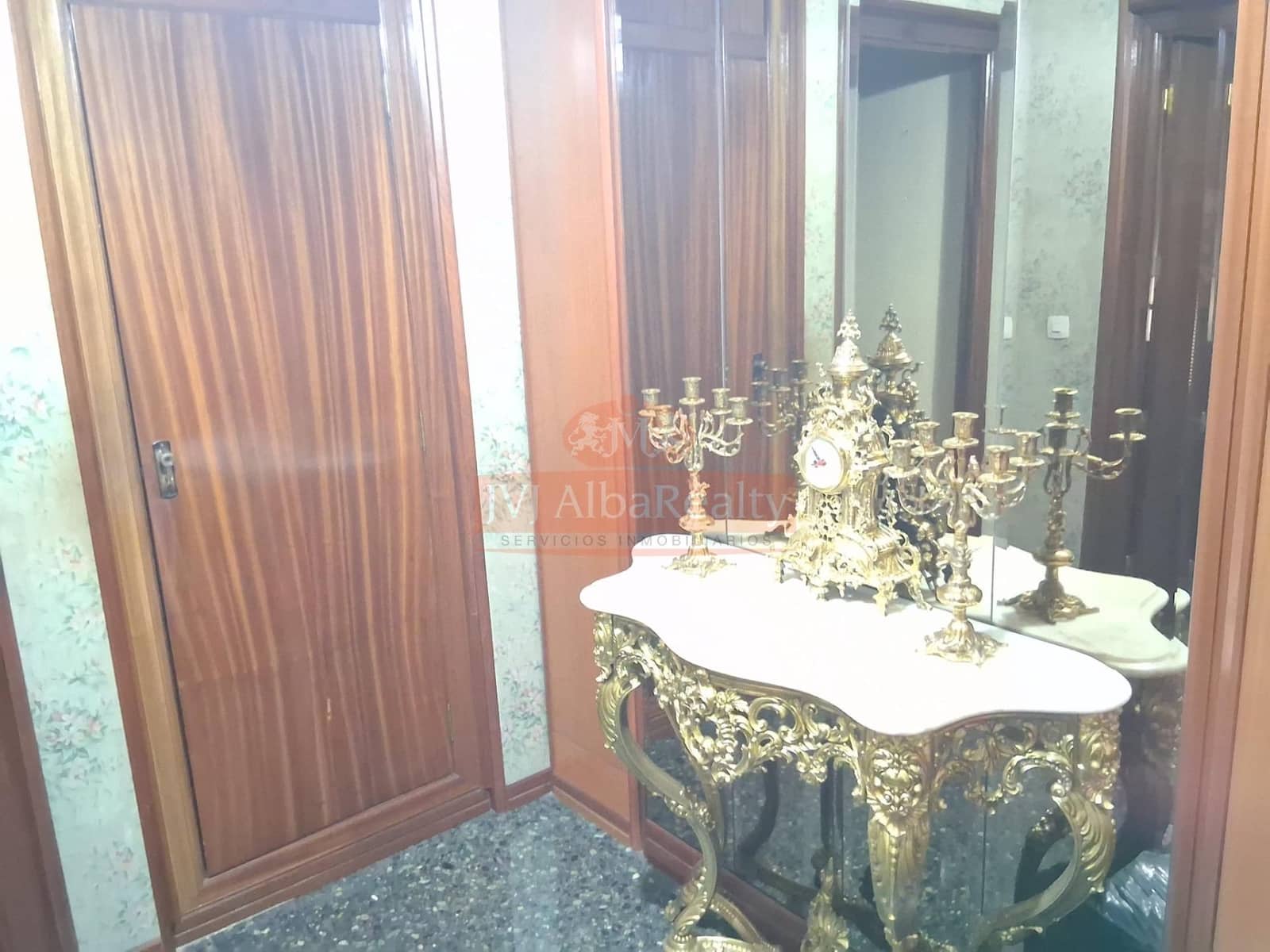 4 bedroom Flat for sale in Albacete city with garage - € 335,000 (Ref: 9723658)