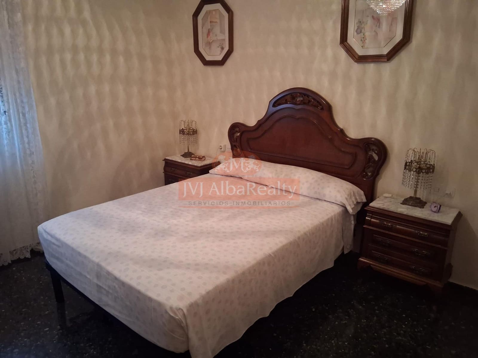 4 bedroom Flat for sale in Albacete city with garage - € 335,000 (Ref: 9723658)