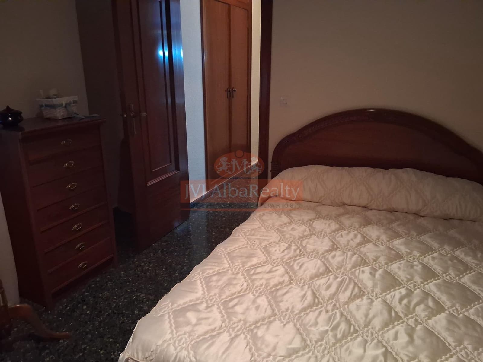 4 bedroom Flat for sale in Albacete city with garage - € 335,000 (Ref: 9723658)