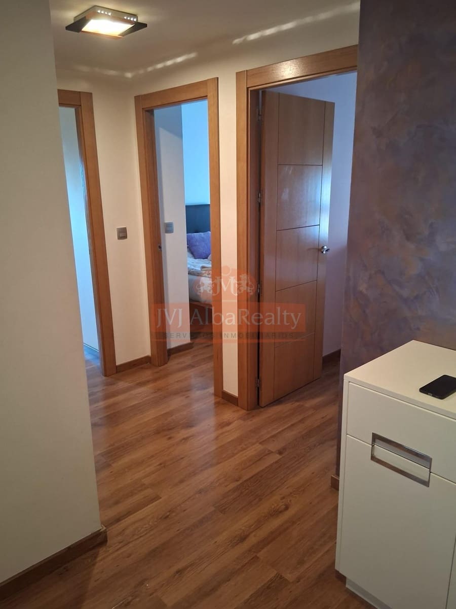 3 bedroom Flat for sale in Albacete city with pool garage - € 300,000 (Ref: 9723660)