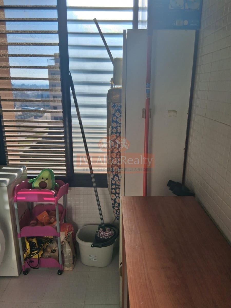 3 bedroom Flat for sale in Albacete city with pool garage - € 300,000 (Ref: 9723660)