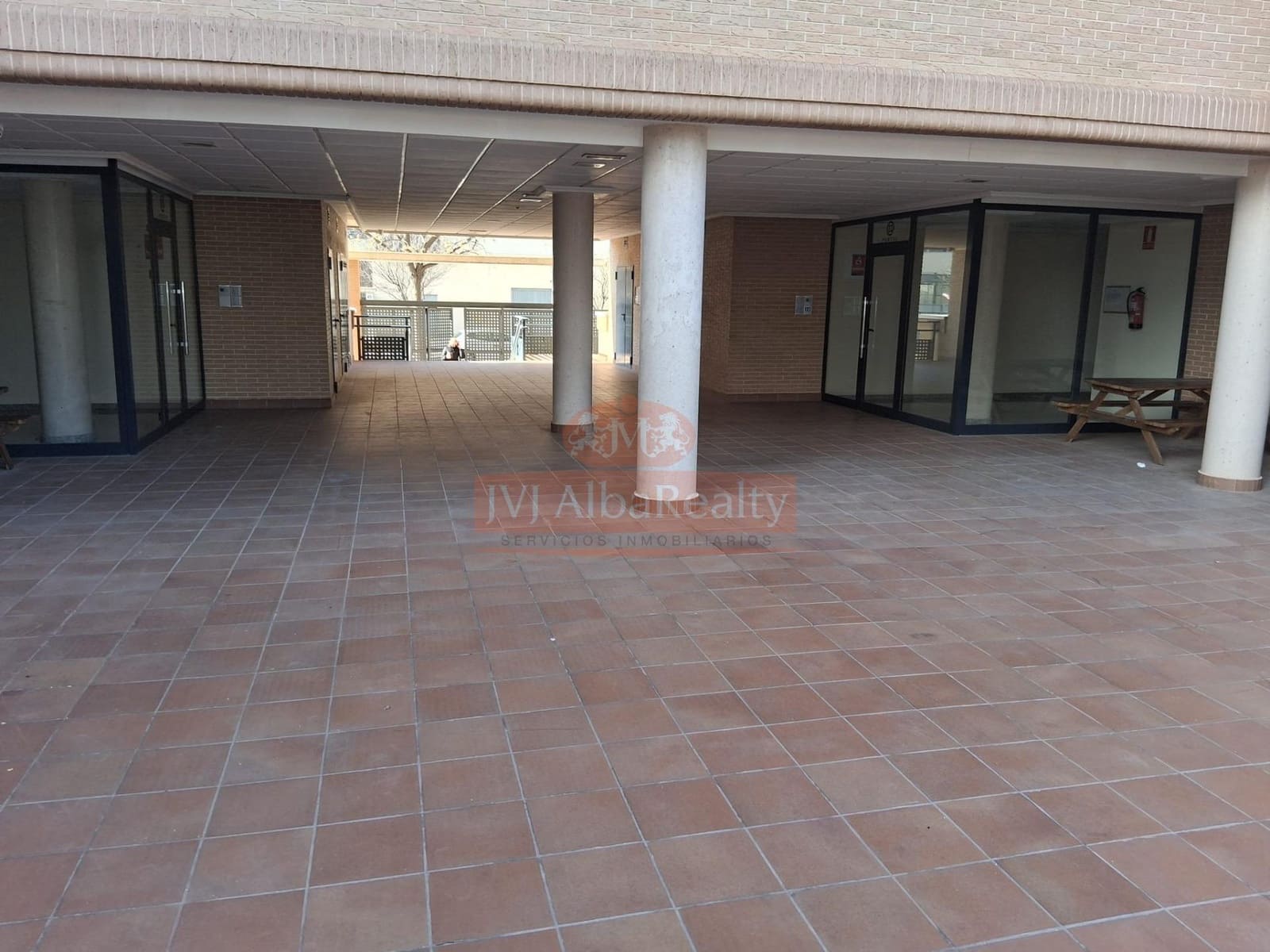 3 bedroom Flat for sale in Albacete city with pool garage - € 300,000 (Ref: 9723660)