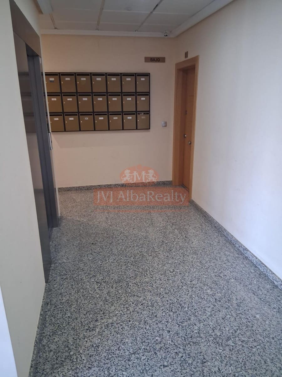 3 bedroom Flat for sale in Albacete city with pool garage - € 300,000 (Ref: 9723660)