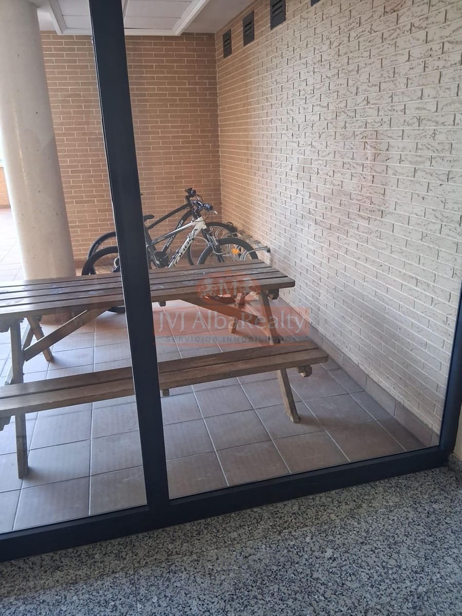 3 bedroom Flat for sale in Albacete city with pool garage - € 300,000 (Ref: 9723660)