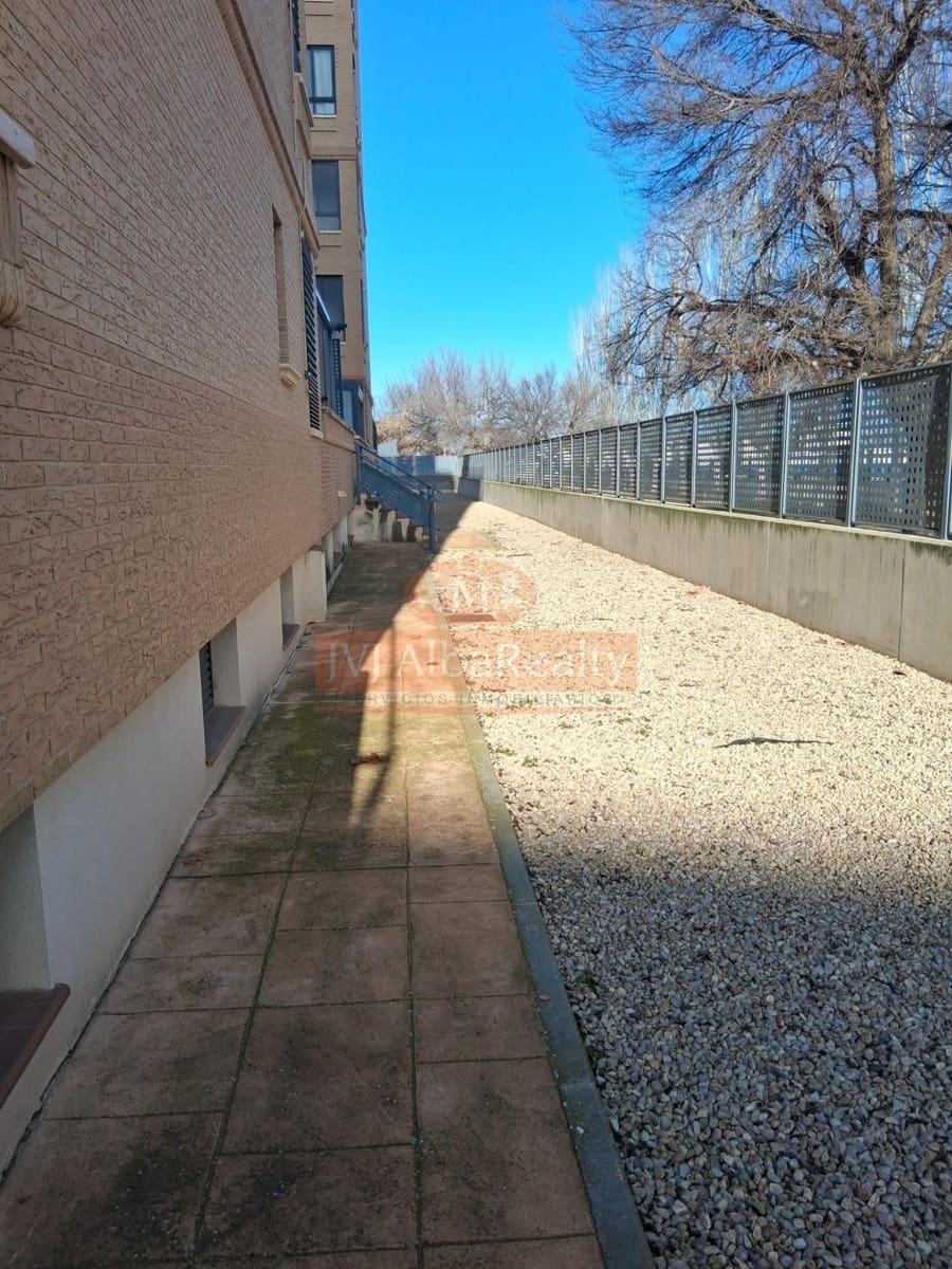 3 bedroom Flat for sale in Albacete city with pool garage - € 300,000 (Ref: 9723660)