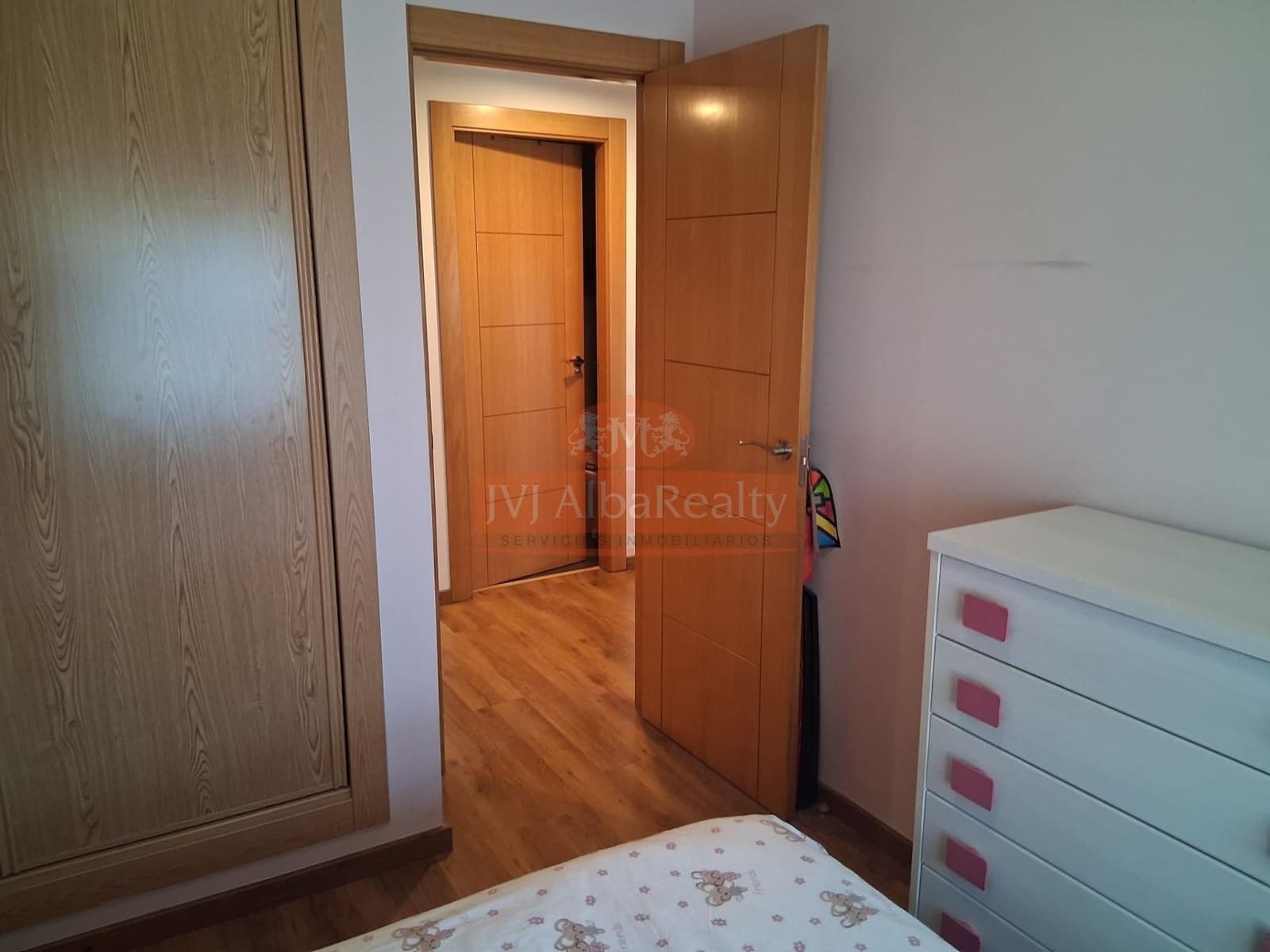 3 bedroom Flat for sale in Albacete city with pool garage - € 300,000 (Ref: 9723660)