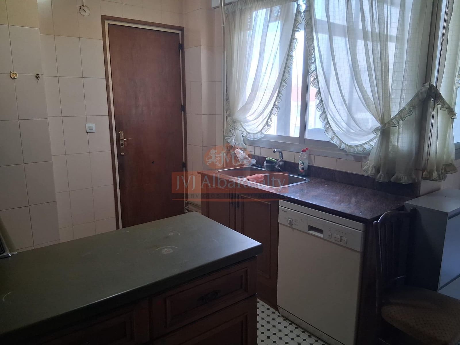 4 bedroom Flat for sale in Albacete city - € 380,000 (Ref: 9723663)