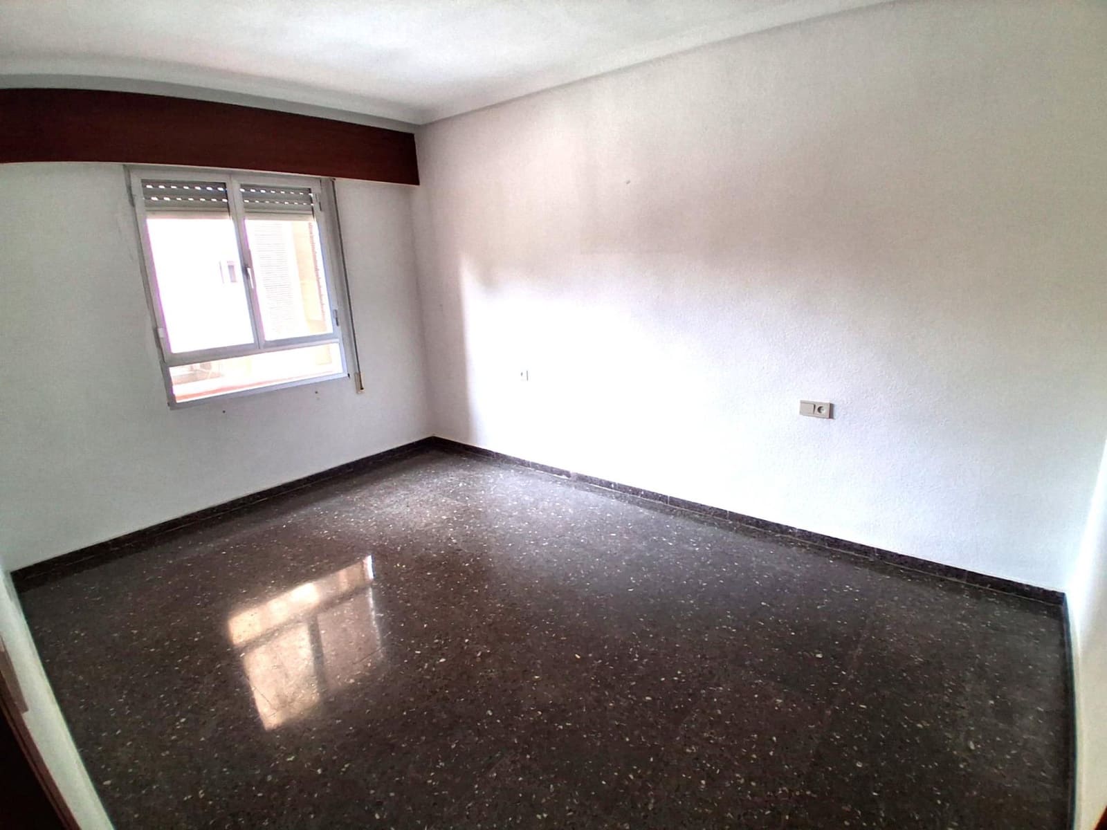 4 bedroom Flat for sale in Albacete city with garage - € 230,000 (Ref: 9723666)