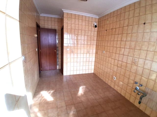 4 sypialnia Mieszkanie na sprzedaż w Miasto Albacete z garażem - 230 000 € (Ref: 9723666)