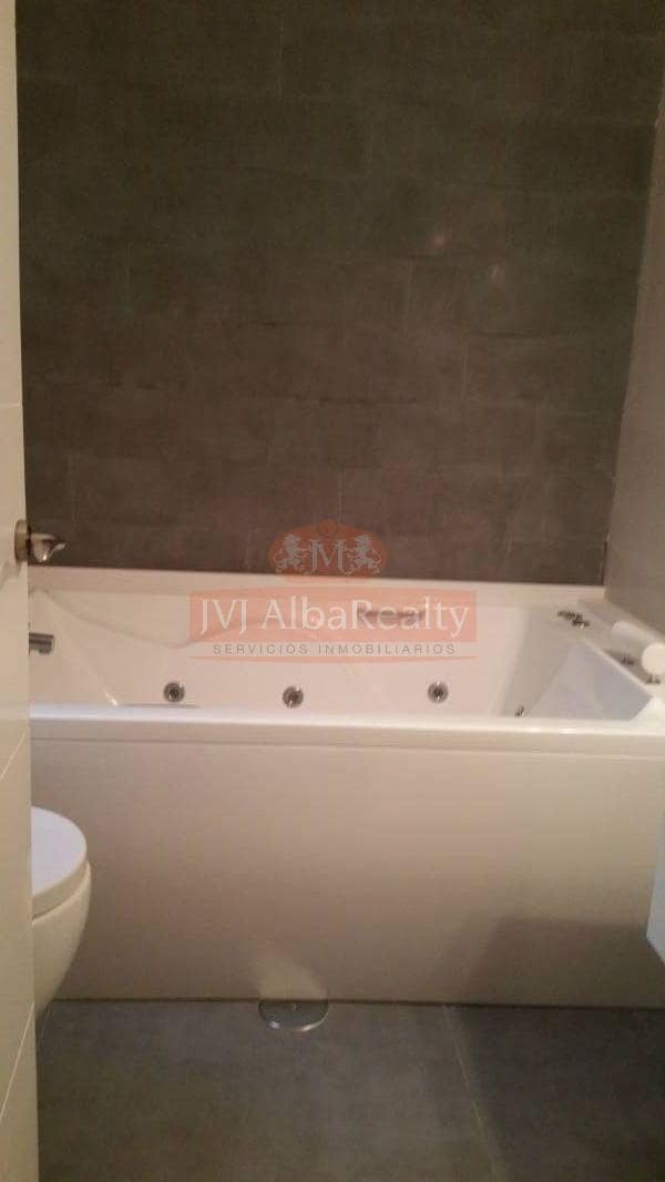 3 bedroom Flat for rent in Albacete city with garage - € 1,000 (Ref: 9723668)