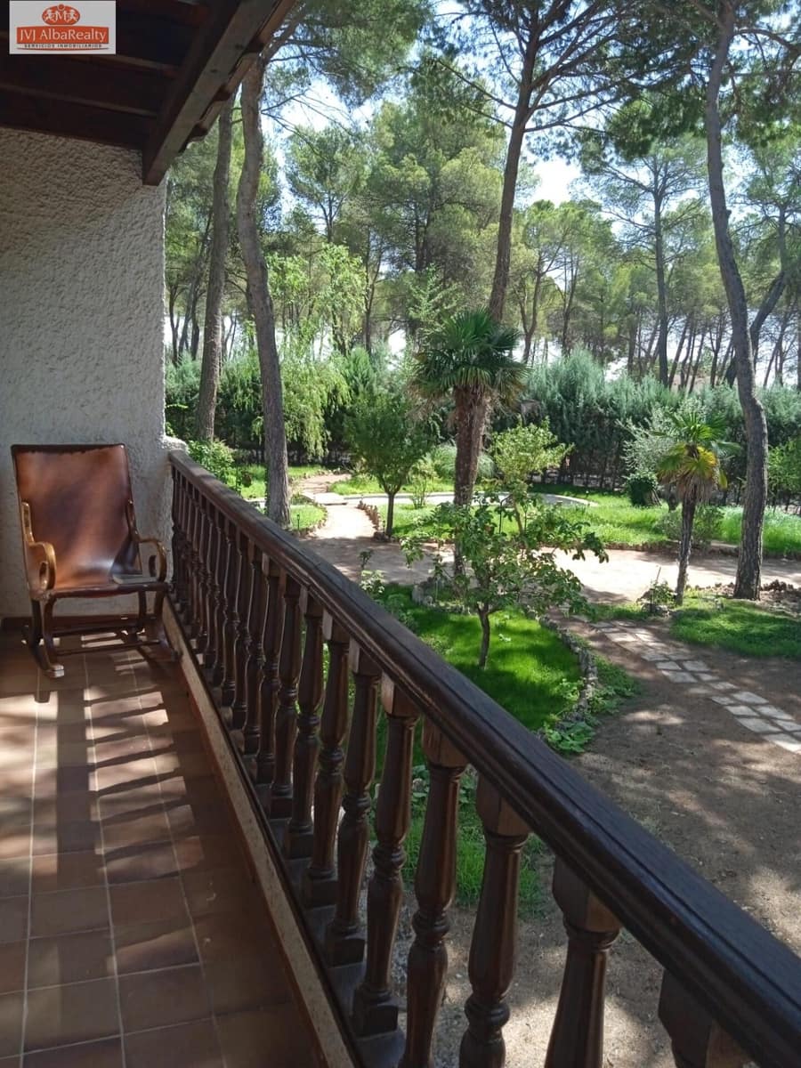 5 bedroom Villa for sale in Albacete city with pool garage - € 690,000 (Ref: 9723669)