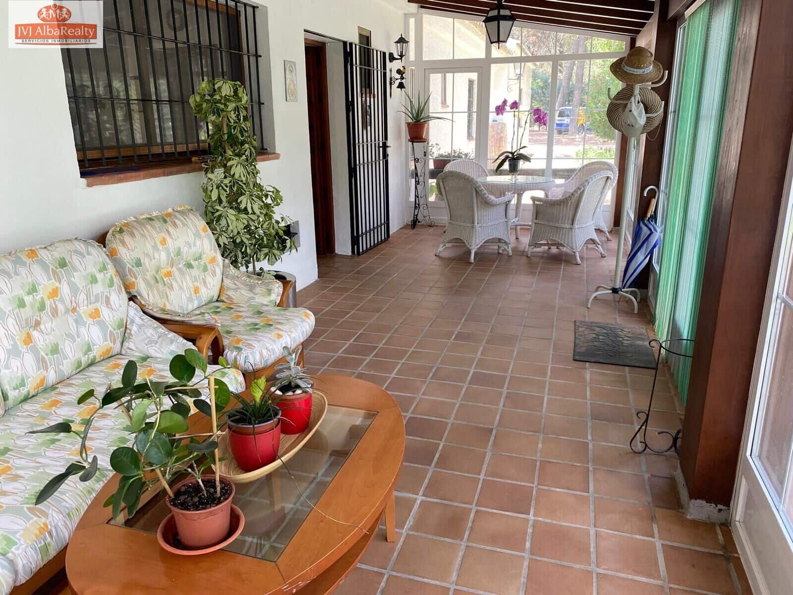 5 bedroom Villa for sale in Albacete city with pool garage - € 690,000 (Ref: 9723669)