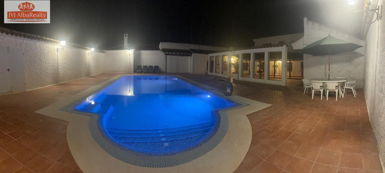 5 bedroom Villa for sale in Albacete city with pool garage - € 690,000 (Ref: 9723669)