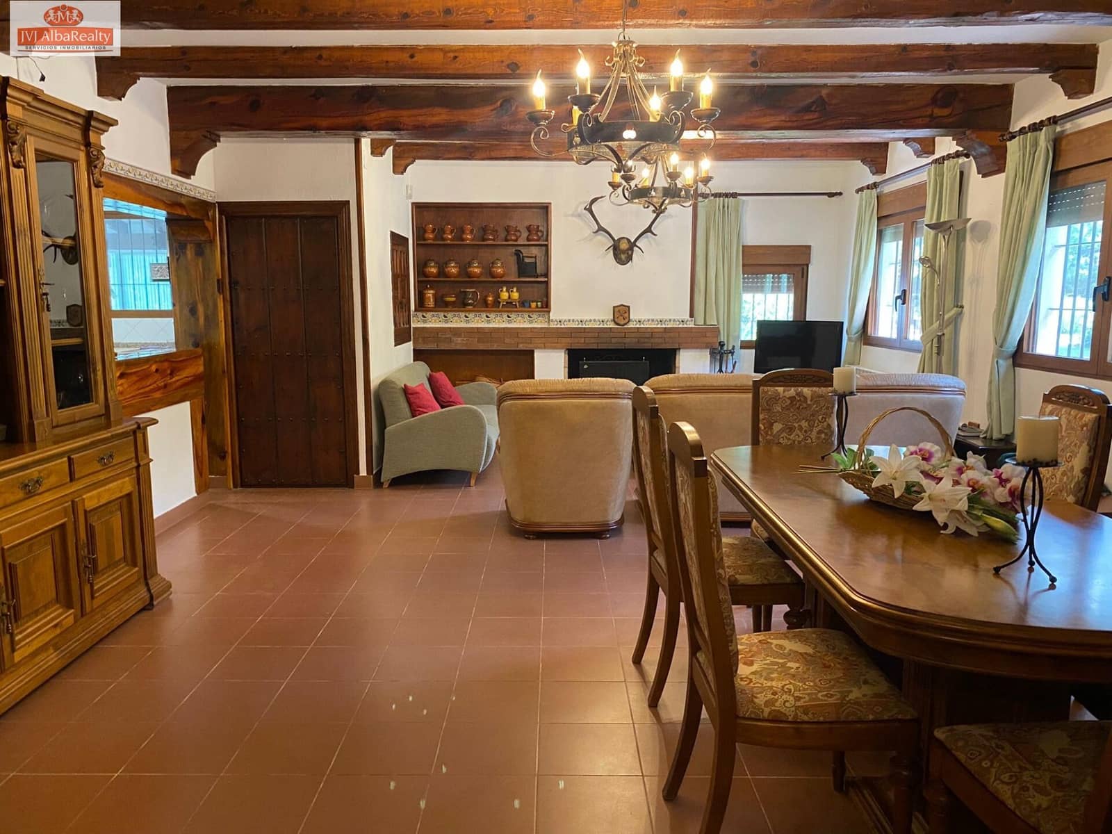 5 bedroom Villa for sale in Albacete city with pool garage - € 690,000 (Ref: 9723669)