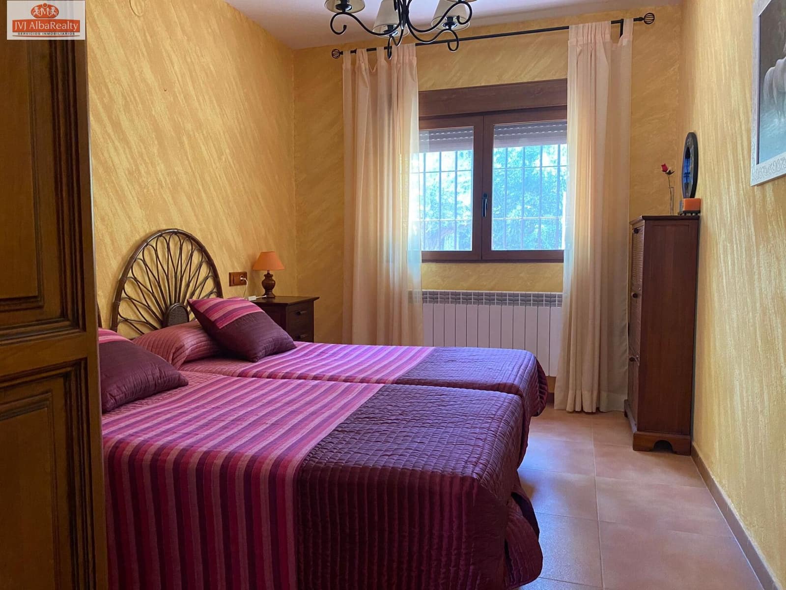 5 bedroom Villa for sale in Albacete city with pool garage - € 690,000 (Ref: 9723669)