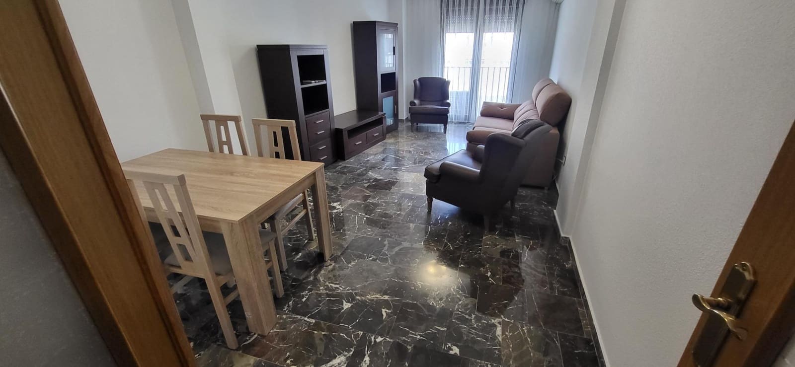 2 bedroom Apartment for rent in Albacete city - € 850 (Ref: 9723670)