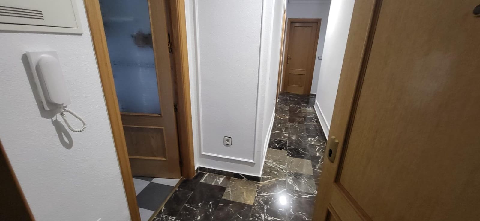 2 bedroom Apartment for rent in Albacete city - € 850 (Ref: 9723670)