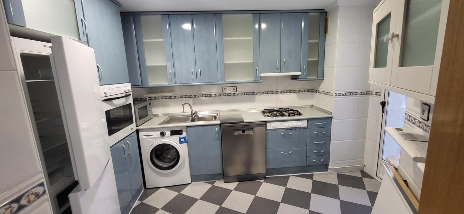 2 bedroom Apartment for rent in Albacete city - € 850 (Ref: 9723670)