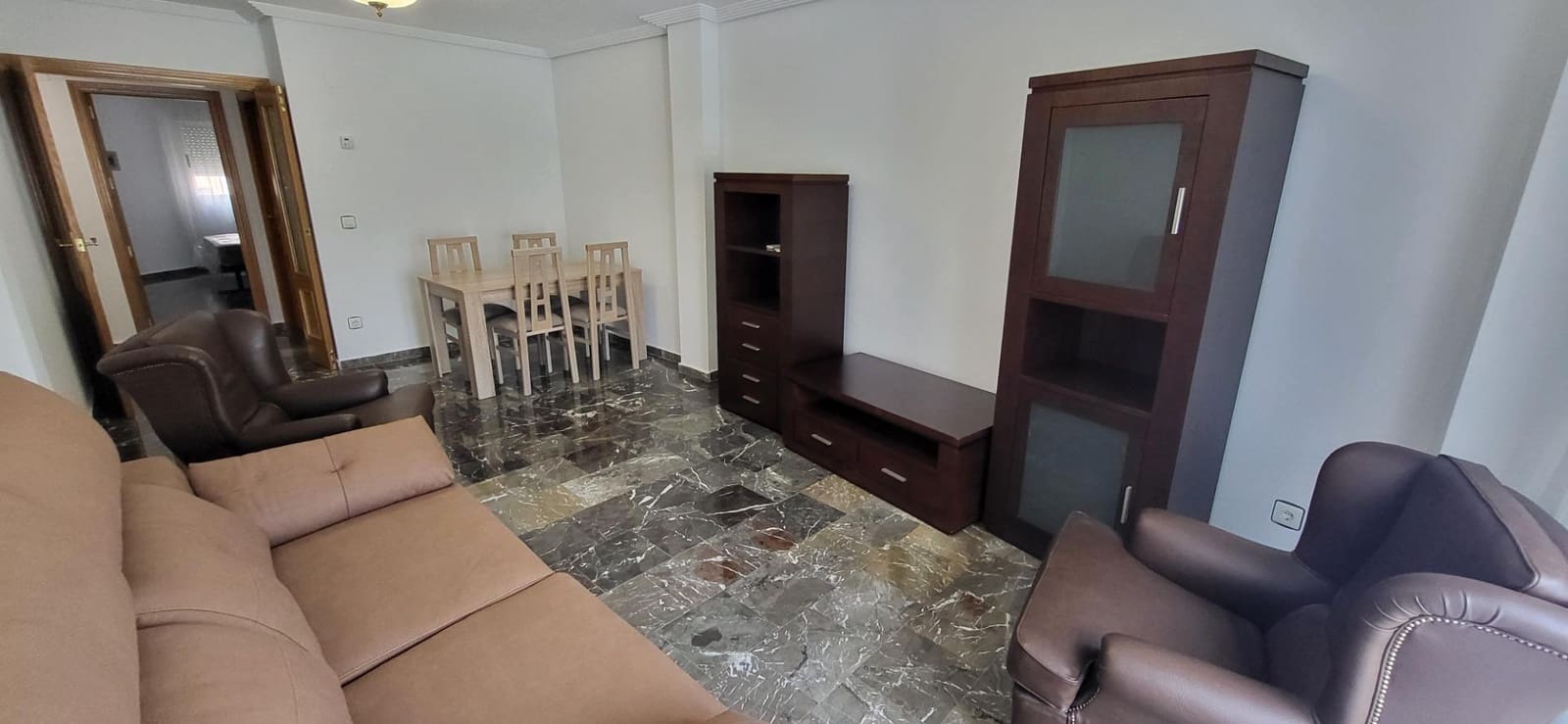 2 bedroom Apartment for rent in Albacete city - € 850 (Ref: 9723670)